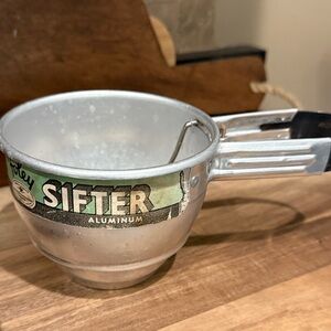 Vintage Foley Flour Sifter 1 - 1.5 Cup Aluminum